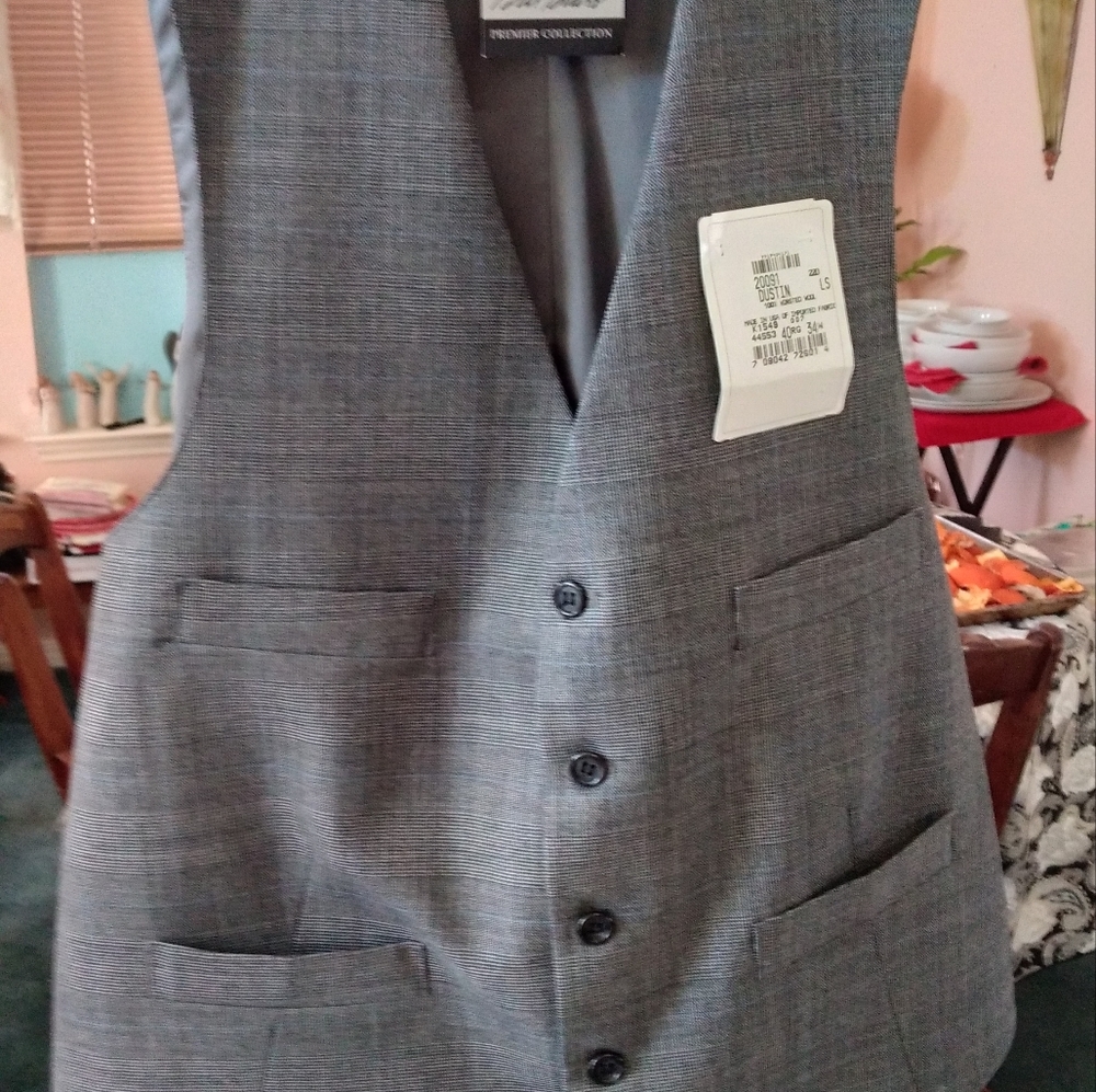 Bill Blass 3 piece suit, Premier Collection